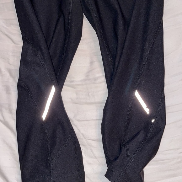 Xersion fitted 3/4 legging workout pant with back pocket reflective - Picture 2 of 4